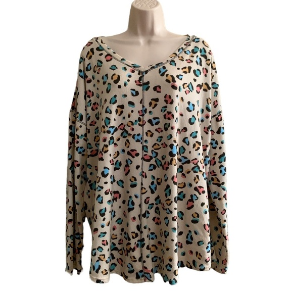Lovely J Tops - 𝅺lovely J Boutique Leopard Cheetah Print Tunic